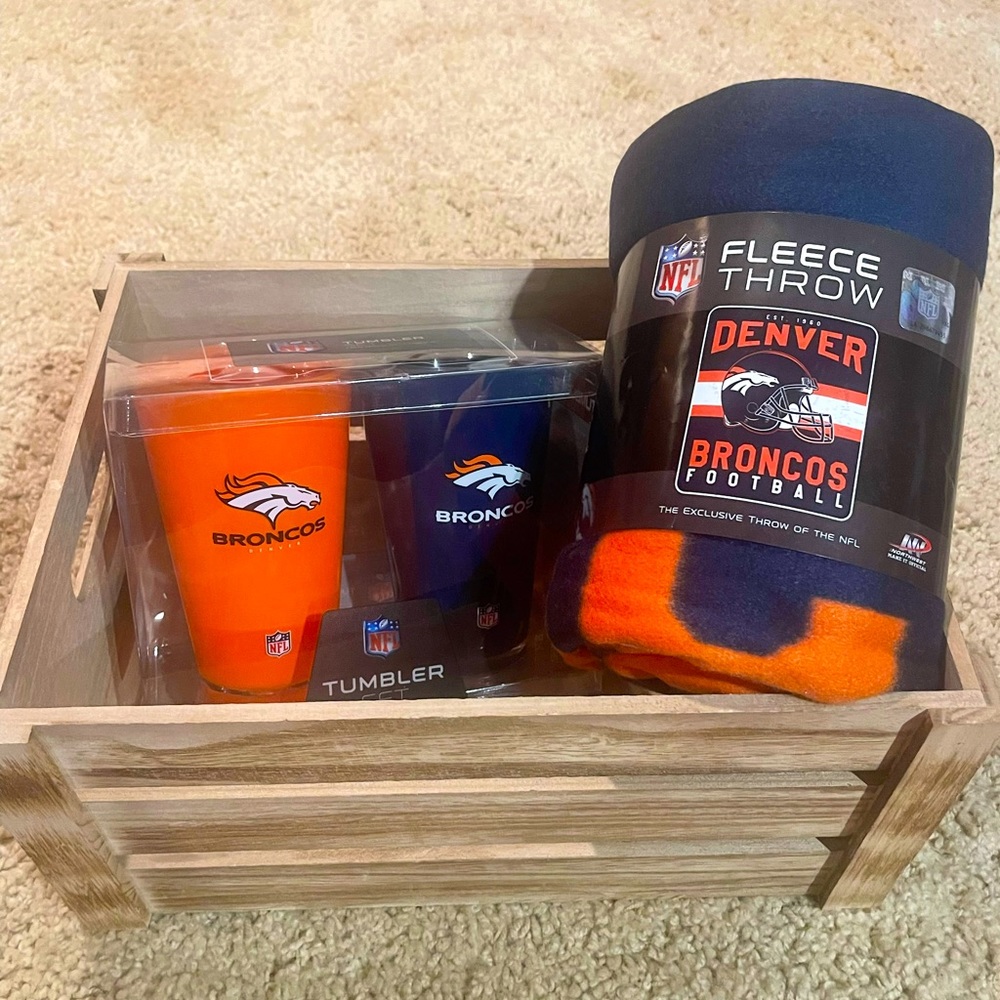 DENVER BRONCOS - NFL Fleece Throw Blanket and NFL Tumbler Set